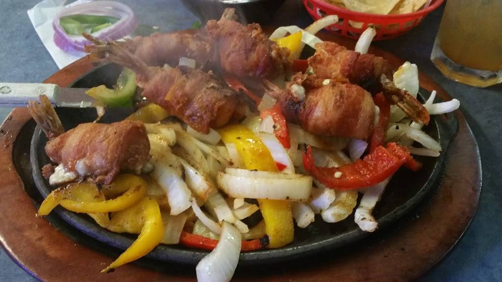 Chilos Seafood Restaurant | restaurant | 8334 Gulf Fwy, Houston, TX 77017, USA | 7136433505 OR +1 713-643-3505