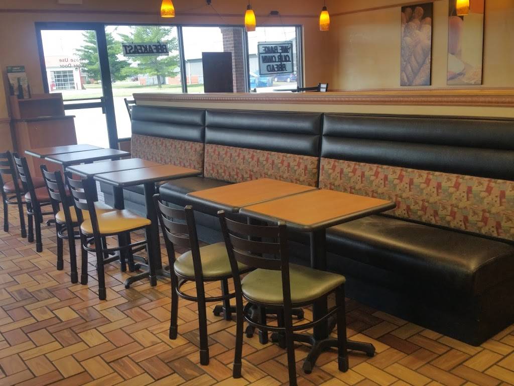 Subway | restaurant | 525 Troy Plaza, Troy, IL 62294, USA | 6186678152 OR +1 618-667-8152