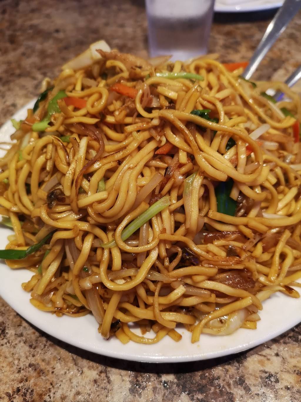 Golden Lobsters Chinese Hakka and Seafood Restaurant | restaurant | 2300 Lawrence Ave E Unit 11, Scarborough, ON M1P 2R3, Canada | 4167921888 OR +1 416-792-1888