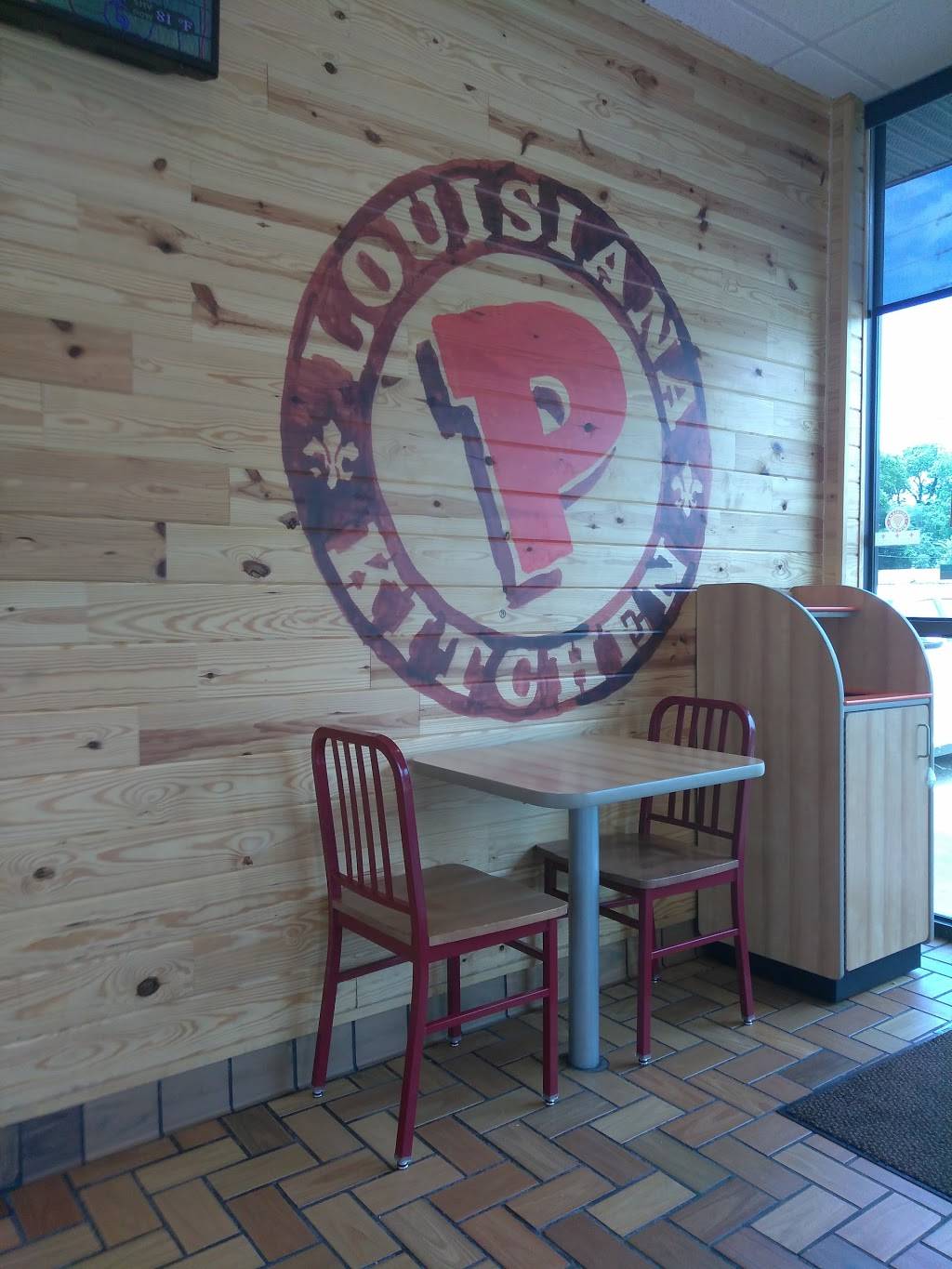 Popeyes Louisiana Kitchen | restaurant | 525 E 70th St, Shreveport, LA 71106, USA | 3188654491 OR +1 318-865-4491