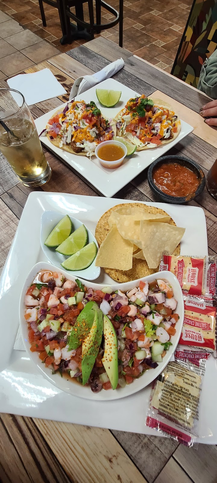 Los Dos Gallos Bar & Grill | restaurant | 6261 Joshua Palmer Wy, Banning, CA 92220, USA | 9518454400 OR +1 951-845-4400