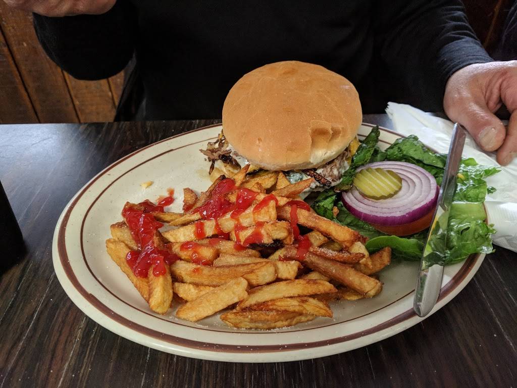 Deep Creek Drive-In | restaurant | 32890 Hilltop Blvd, Running Springs, CA 92382, USA | 9098673700 OR +1 909-867-3700