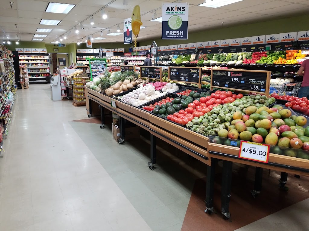 Akins Fresh Market | bakery | 106 F St SW, Quincy, WA 98848, USA | 5097874421 OR +1 509-787-4421