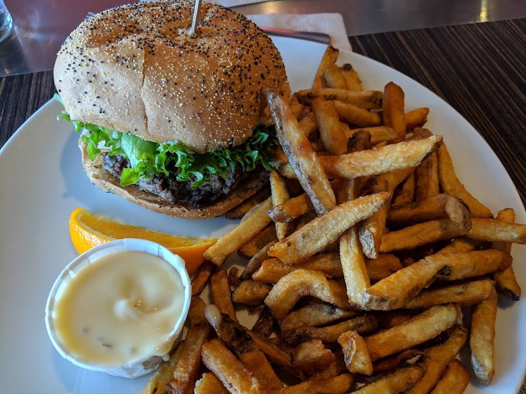 Chez Victor | restaurant | 2360 Ch Ste-Foy, Québec, QC G1V 4H2, Canada | 4183530905 OR +1 418-353-0905