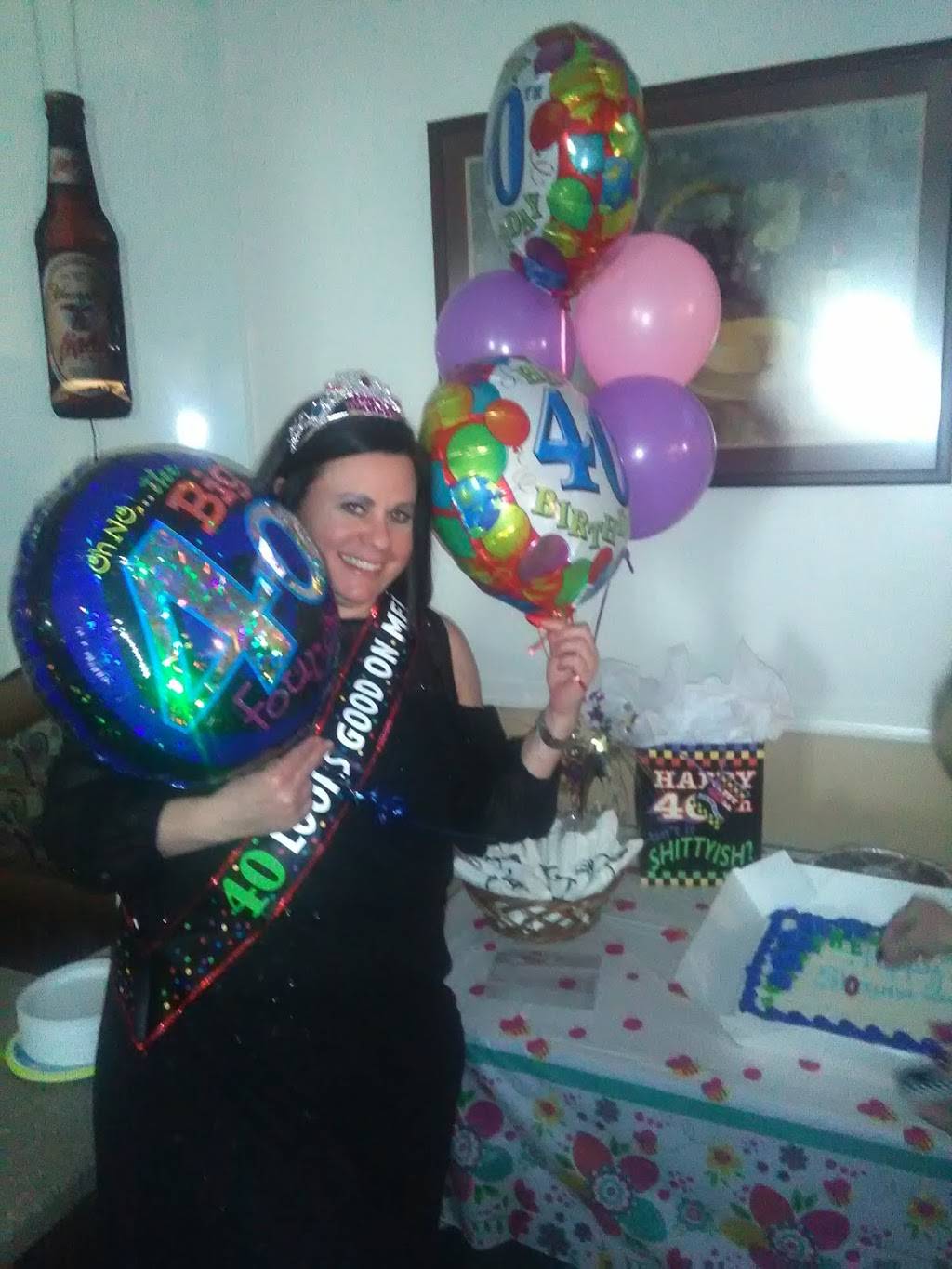 Geminis Bar and Ballroom | restaurant | 1401 S Front St, Allentown, PA 18103, USA | 6107912363 OR +1 610-791-2363