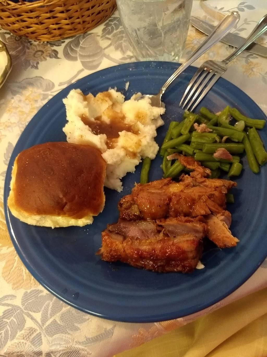 Jeannies Place | restaurant | 201 Miles Ave, Lewiston, NE 68380, USA | 4028654355 OR +1 402-865-4355