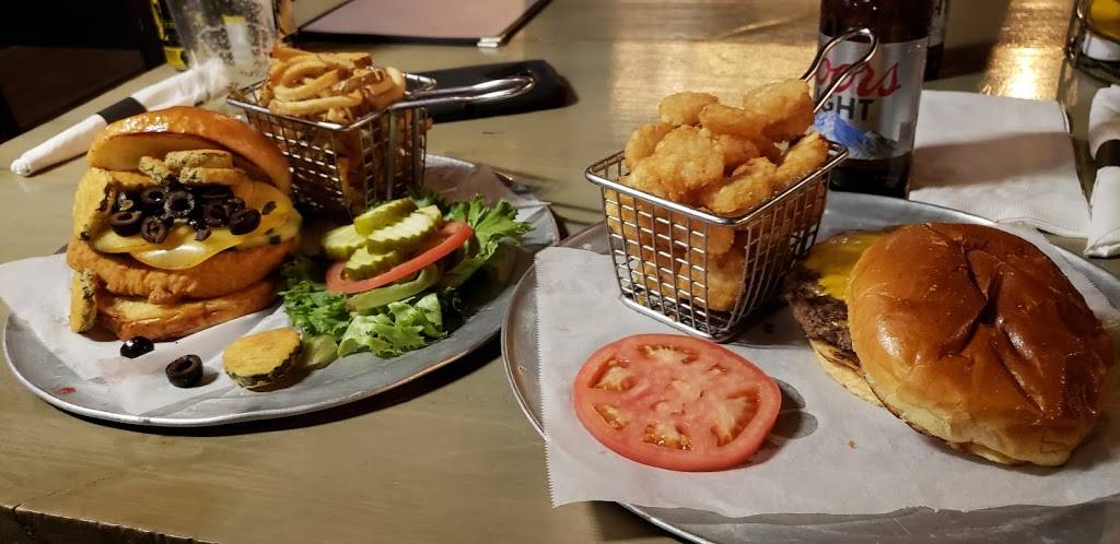 Burgers & Beer | restaurant | 70 Rice Rd, South Wilmington, IL 60474, USA | 8152370000 OR +1 815-237-0000