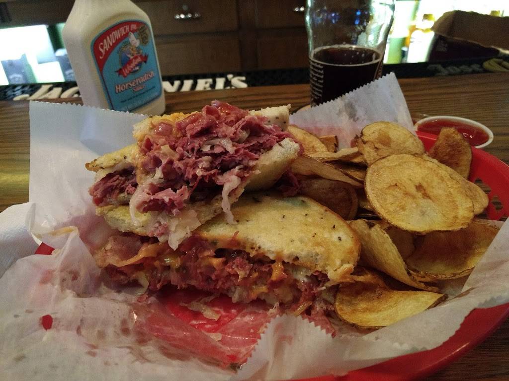 Callahans Irish Pubs | restaurant | 1061 Mahoning Ave, Warren, OH 44483, USA | 3303947200 OR +1 330-394-7200