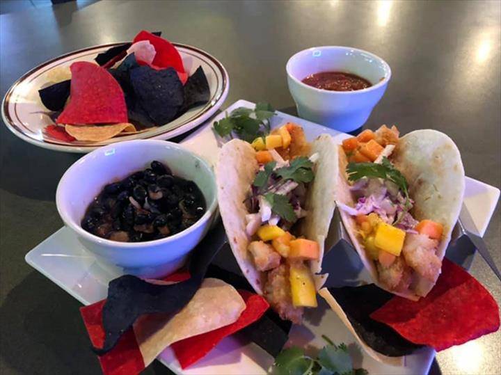 Village Inn Sports Bar, Grill & Pizzeria | restaurant | 723 6th St N, Hudson, WI 54016, USA | 7153862205 OR +1 715-386-2205