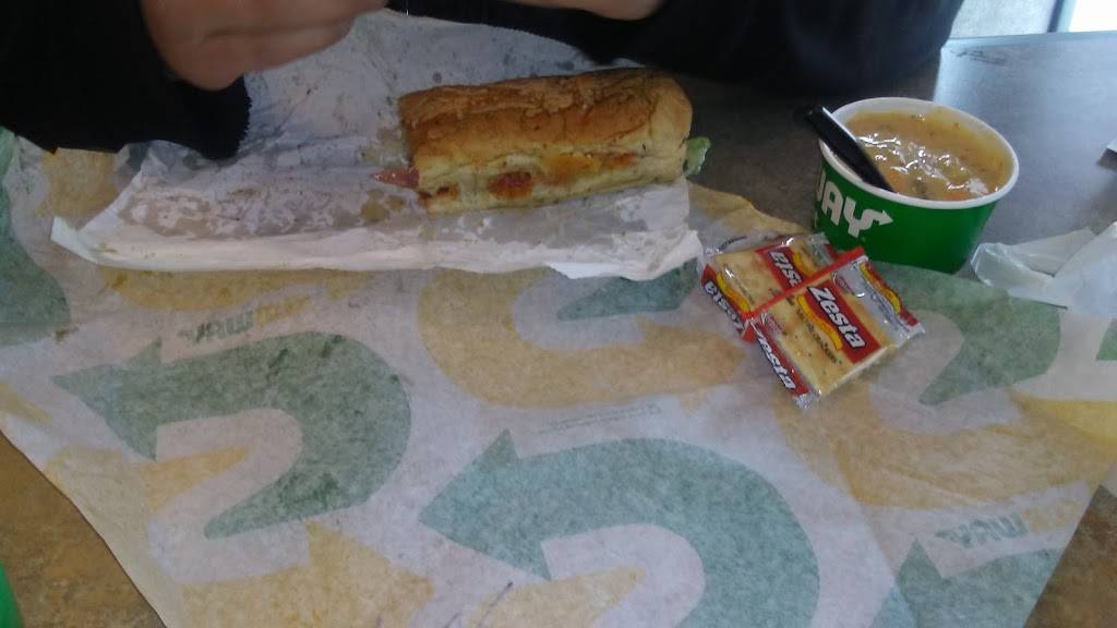 Subway | restaurant | 1076 S Main St, Red Bluff, CA 96080, USA | 5305289600 OR +1 530-528-9600