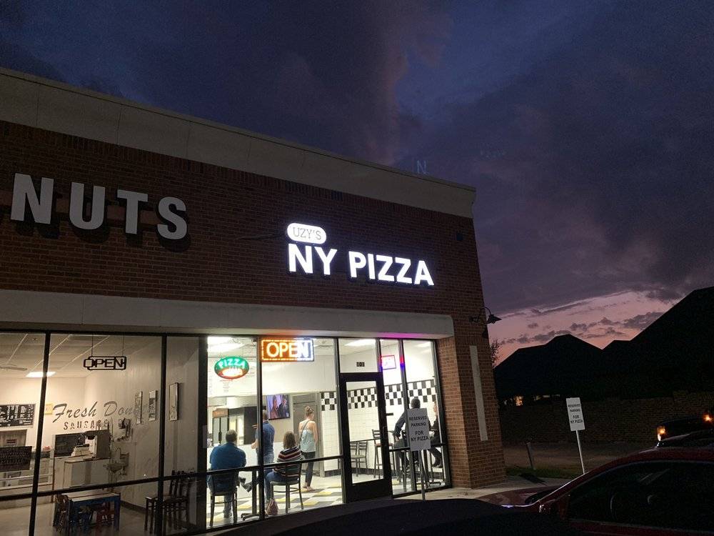 Uzys New York Pizza and Gyros | meal takeaway | 8700 N Tarrant Pkwy, North Richland Hills, TX 76182, USA | 8178495577 OR +1 817-849-5577