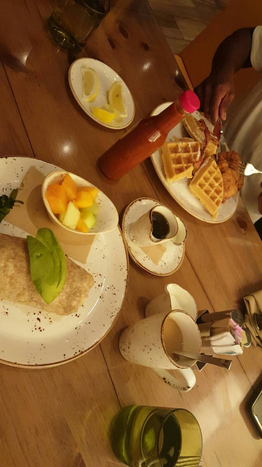 Dellas Kitchen | restaurant | 3940 Las Vegas Blvd S Delano, Las Vegas, NV 89119, USA | 7026329250 OR +1 702-632-9250