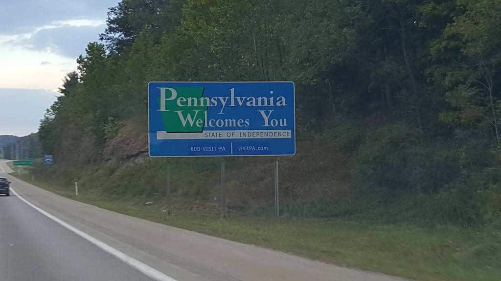 R & R Hot Spot | restaurant | 670 Blue Horizon Dr, Morgantown, WV 26501, USA | 3045997747 OR +1 304-599-7747