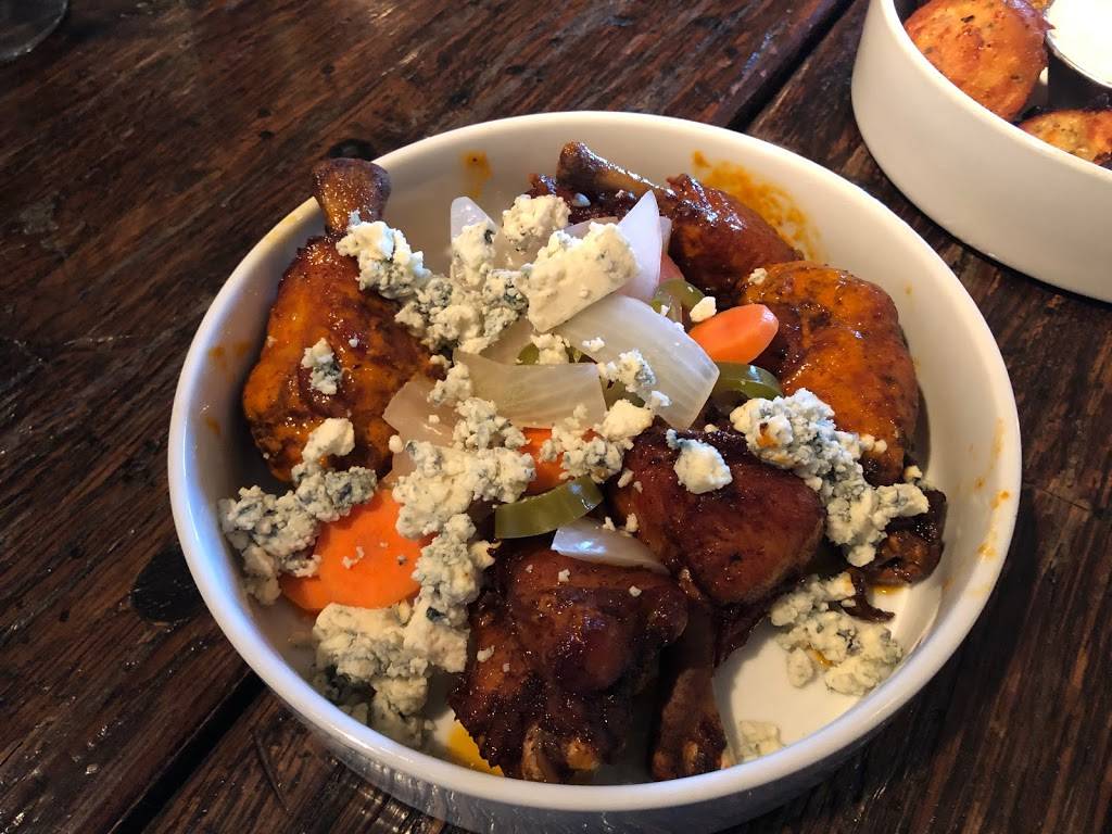 The Hutch on Avondale | restaurant | 6437 Avondale Dr, Nichols Hills, OK 73116, USA | 4058421000 OR +1 405-842-1000