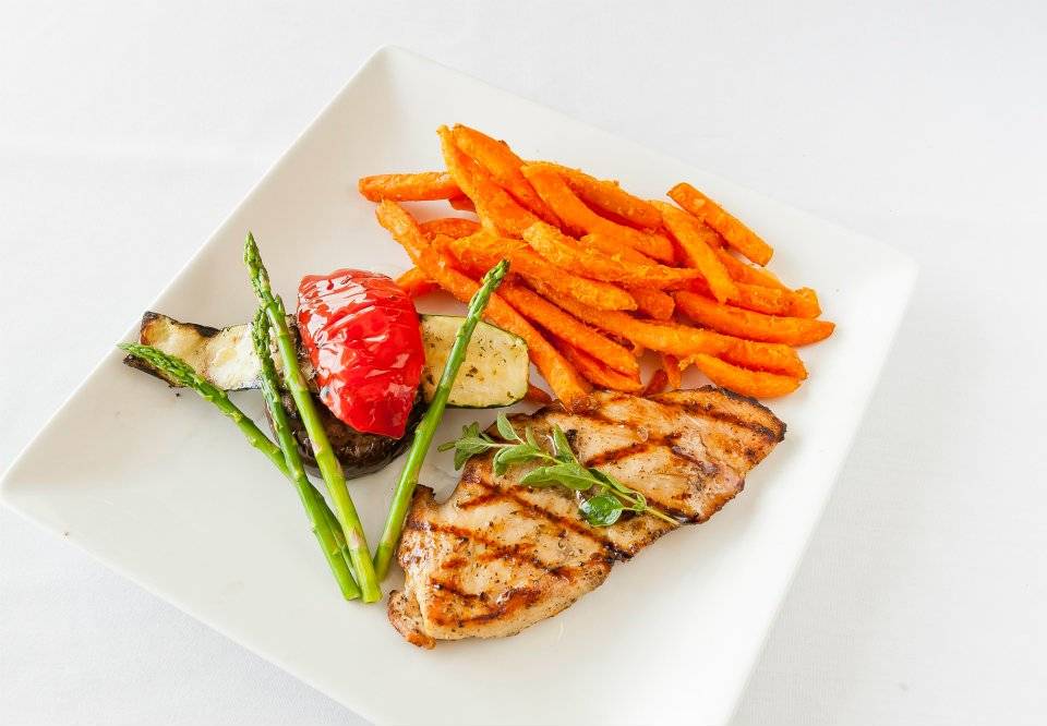 Cusina Mediterranean Bistro | restaurant | 160 Kortright Rd W #5, Guelph, ON N1G 4W2, Canada | 5192659441 OR +1 519-265-9441