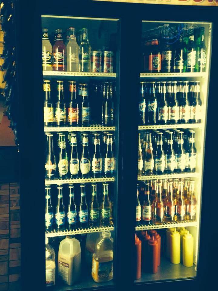 Dodger Bowl Lanes, Lounge, Banquet & Catering, Bowling Pro Shop | night club | 318 King St, Dodgeville, WI 53533, USA | 6089352595 OR +1 608-935-2595