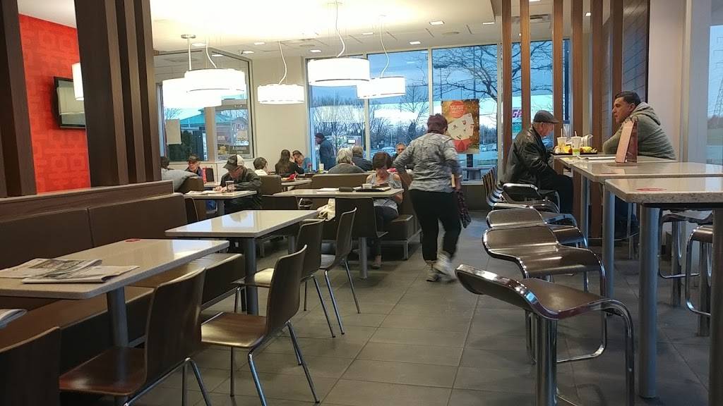 McDonalds | cafe | 8100 Boulevard Champlain, LaSalle, QC H8P 1B3, Canada | 5143644313 OR +1 514-364-4313