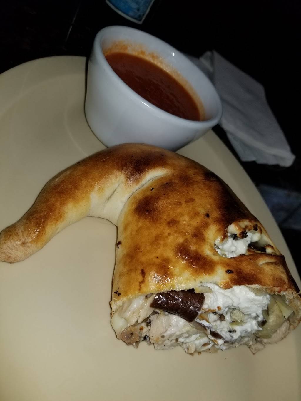 Classic Pizza | meal delivery | 2624 Pico Blvd, Santa Monica, CA 90405, USA | 3103926322 OR +1 310-392-6322