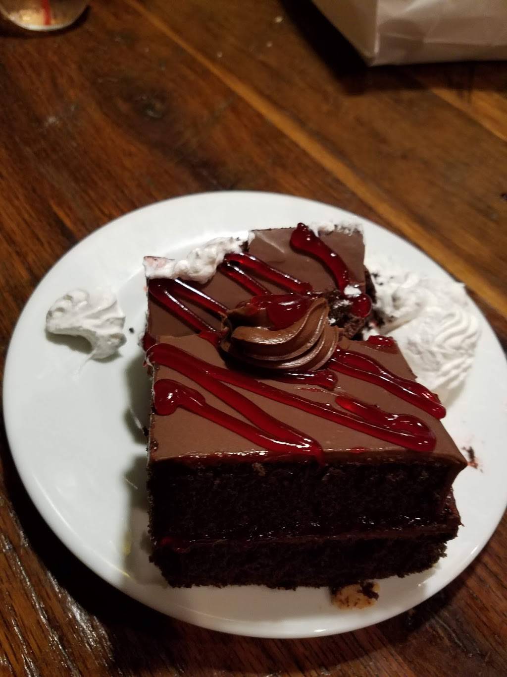 The Village Lanterne | restaurant | 155 N Wellwood Ave, Lindenhurst, NY 11757, USA | 6312251690 OR +1 631-225-1690