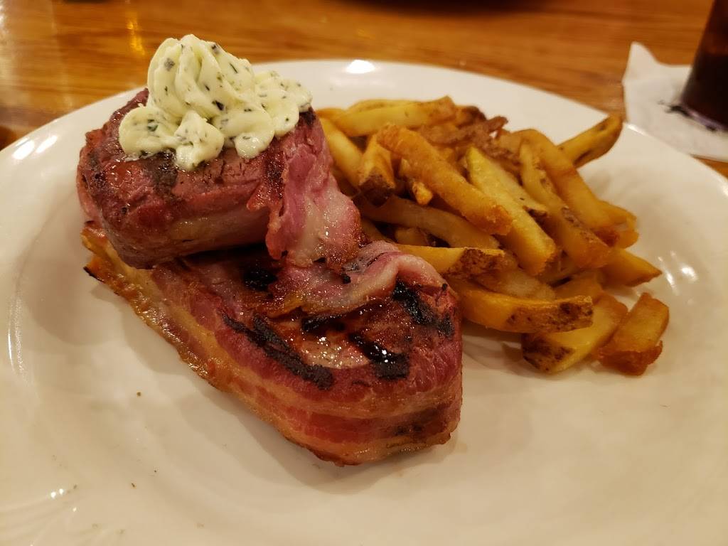 Stoneforge Grill | restaurant | 10 Roosevelt Cir, South Easton, MA 02375, USA | 5082380550 OR +1 508-238-0550