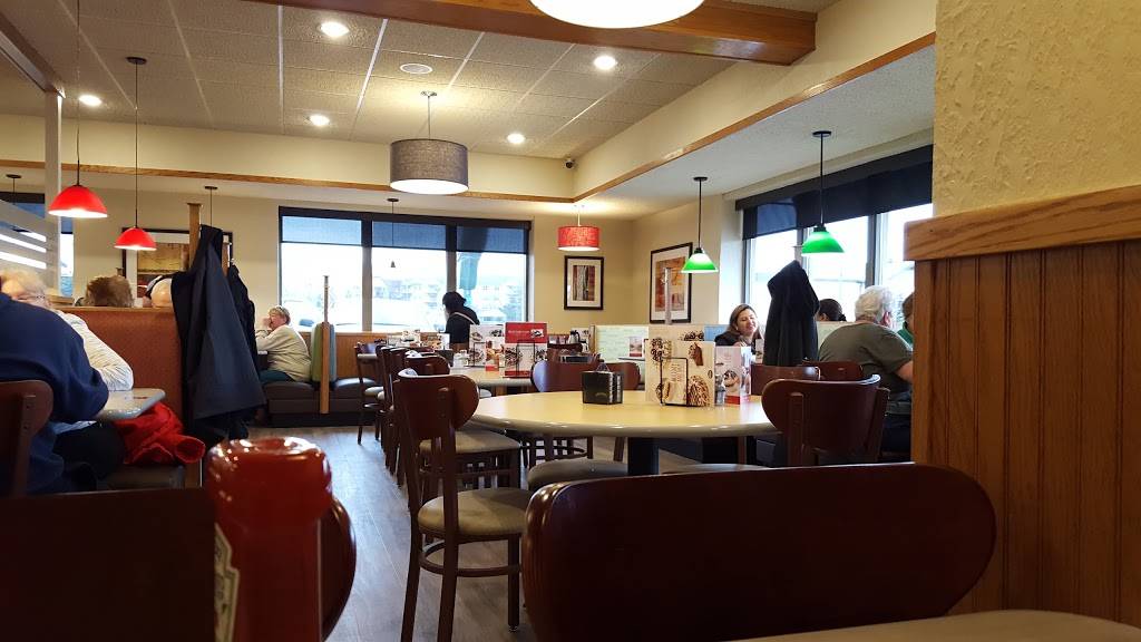 Perkins Restaurant & Bakery | restaurant | 1365 S Robert St, West St Paul, MN 55118, USA | 6514571331 OR +1 651-457-1331