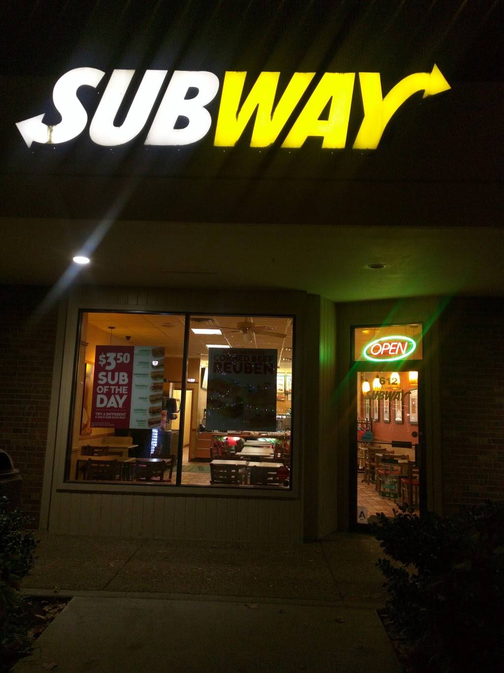 Subway Restaurants | restaurant | 612 E Lockwood Ave, Webster Groves, MO 63119, USA | 3149623318 OR +1 314-962-3318