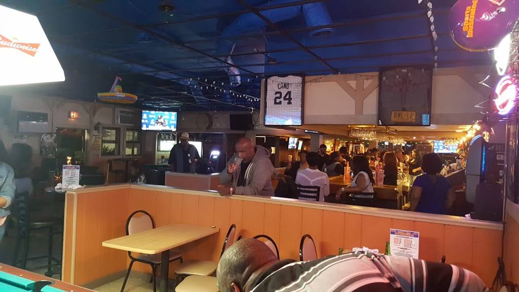 Whoos Bar And Grill | restaurant | 142 NY-17K, Newburgh, NY 12550, USA | 8455671414 OR +1 845-567-1414