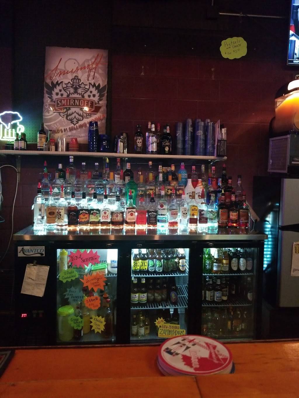 Fatboyz Bar & Grill | restaurant | 609 Lincolnway W, Ligonier, IN 46767, USA | 2608944640 OR +1 260-894-4640