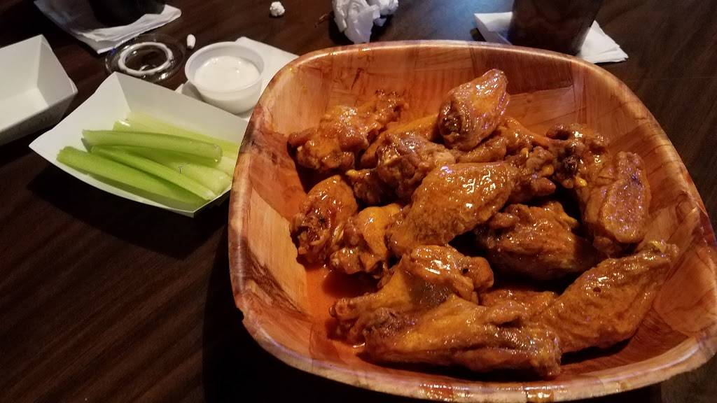 Wings N Things | restaurant | 7814 Cortez Rd W, Bradenton, FL 34210, USA | 9417942588 OR +1 941-794-2588
