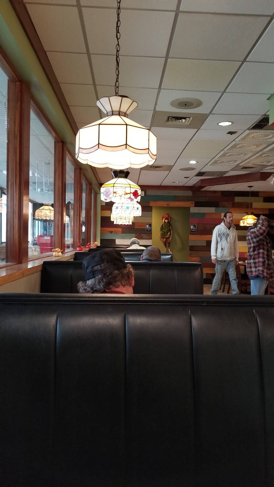 Country Express Family Restaurant | restaurant | 2601 Monroe Rd, De Pere, WI 54115, USA | 9203366402 OR +1 920-336-6402