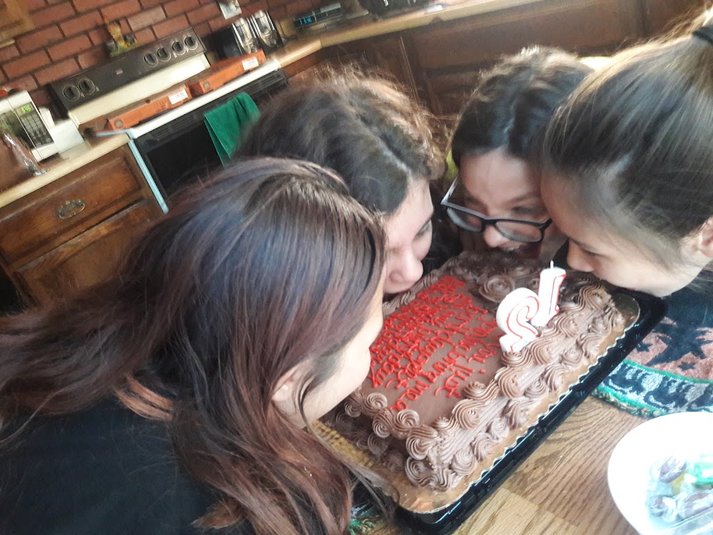 Four Coynes Bar & Grill | restaurant | 302 W Nippersink Rd, Round Lake, IL 60073, USA | 8477403742 OR +1 847-740-3742