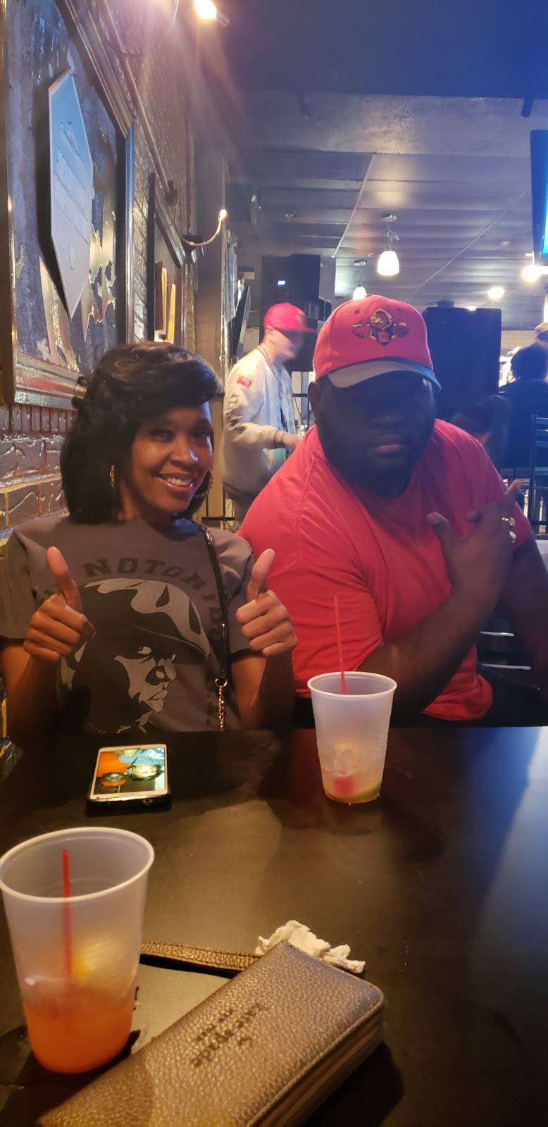 Double Deuce Sports Bar & Grill | restaurant | 2529 W Broadway, Louisville, KY 40211, USA | 5023985308 OR +1 502-398-5308