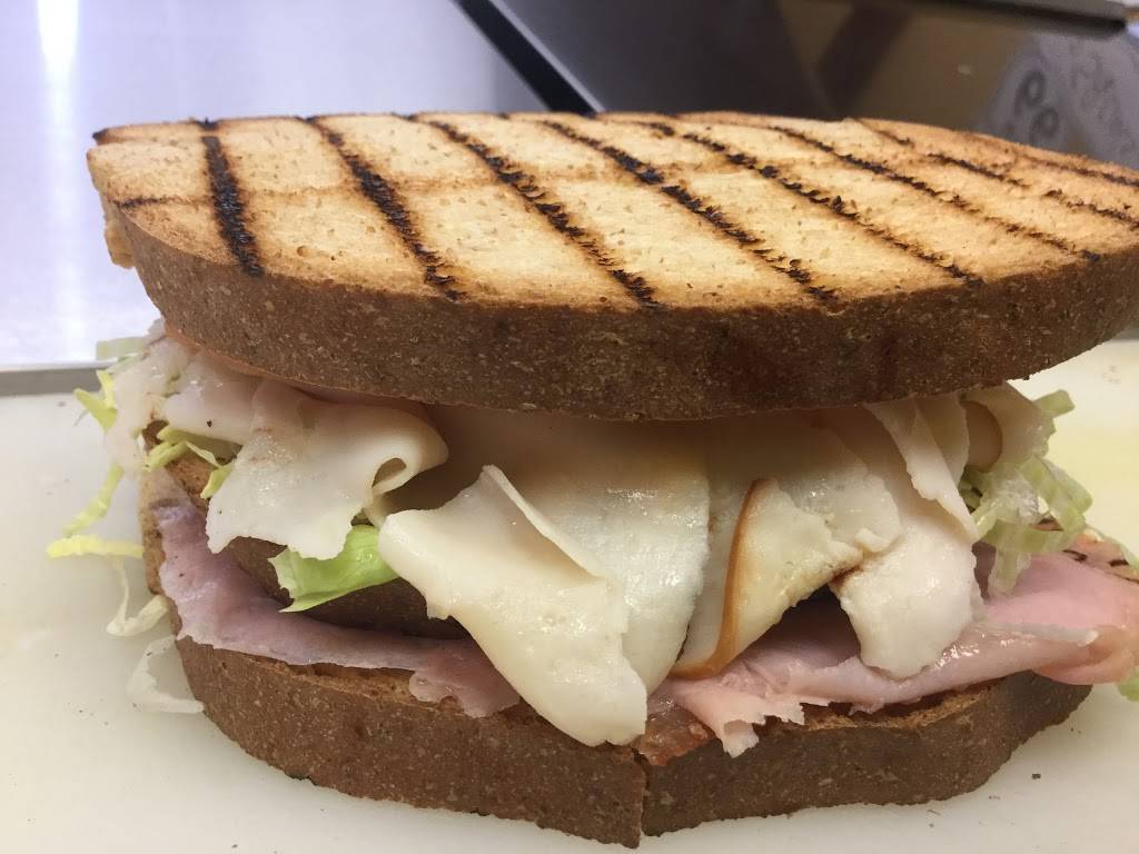 Hollywood Deli | restaurant | 7444 W Tidwell Rd D, Houston, TX 77040, USA | 7139397300 OR +1 713-939-7300