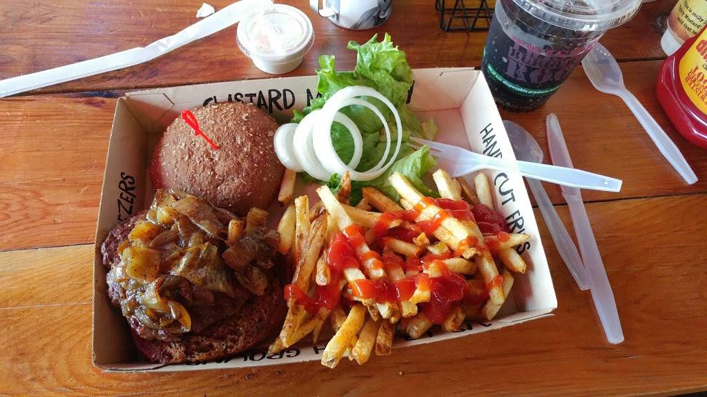 Twisted Root Burger Co | restaurant | 101 S Oak St, Roanoke, TX 76262, USA | 8174906628 OR +1 817-490-6628