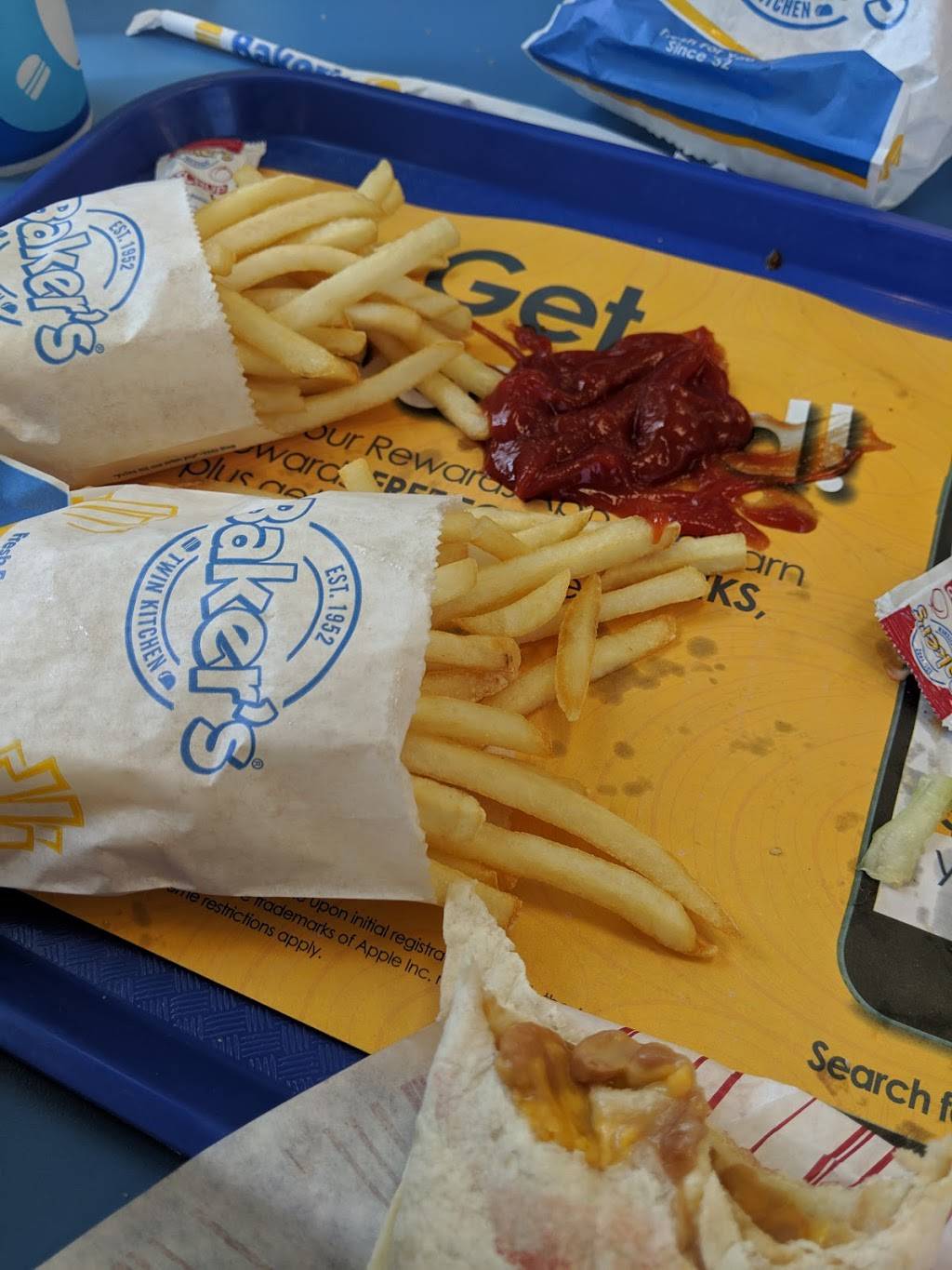 Bakers Drive-Thru | restaurant | 500 E Foothill Blvd, Rialto, CA 92376, USA | 9098845233 OR +1 909-884-5233