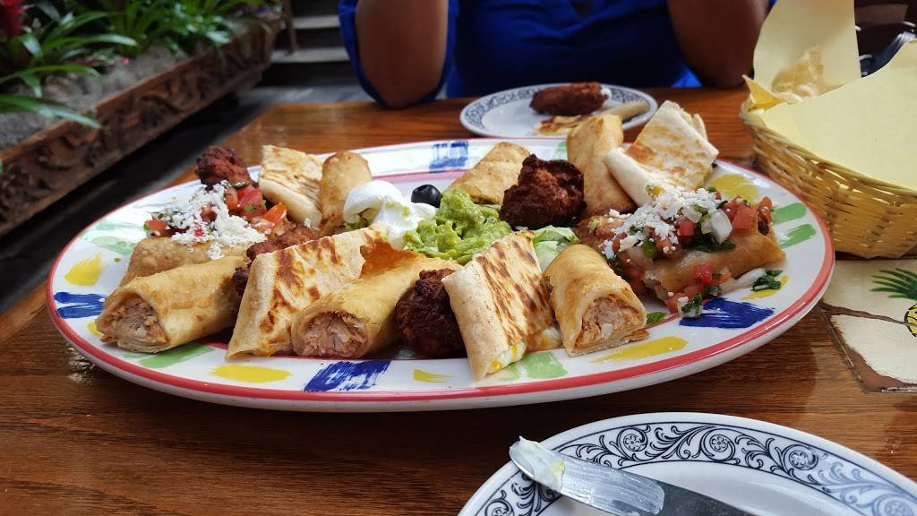 Panchos Restaurant | restaurant | 3615 Highland Ave, Manhattan Beach, CA 90266, USA | 3105456670 OR +1 310-545-6670