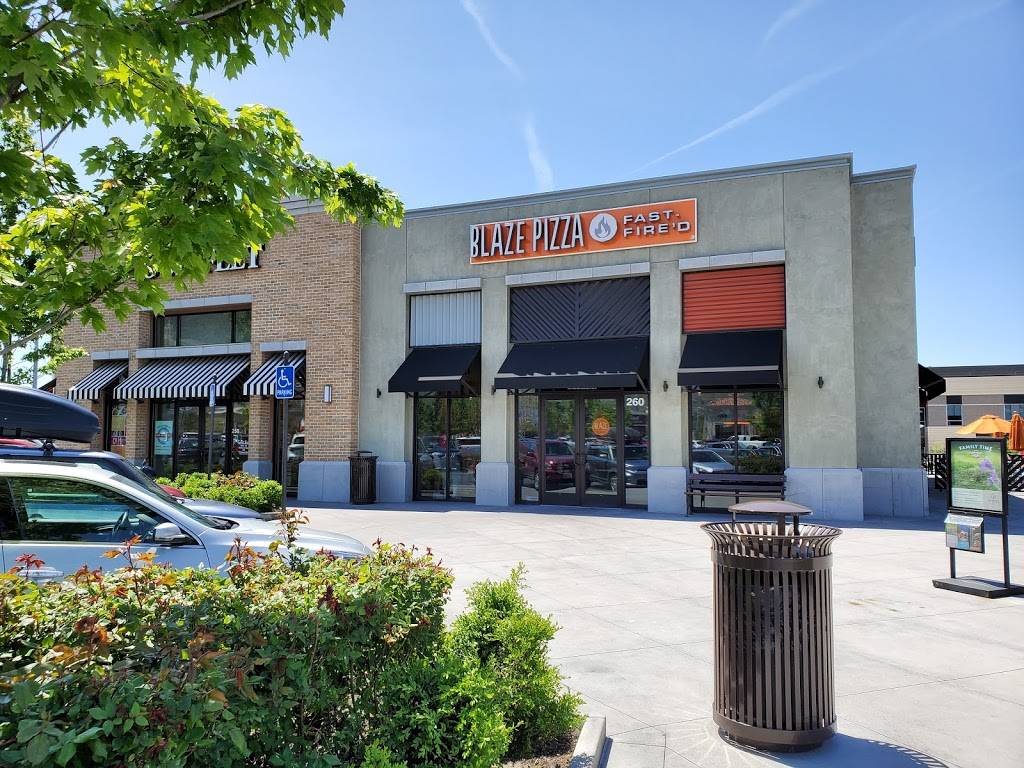 Blaze Pizza | meal takeaway | 260 N University Ave, Farmington, UT 84025, USA | 8015150780 OR +1 801-515-0780