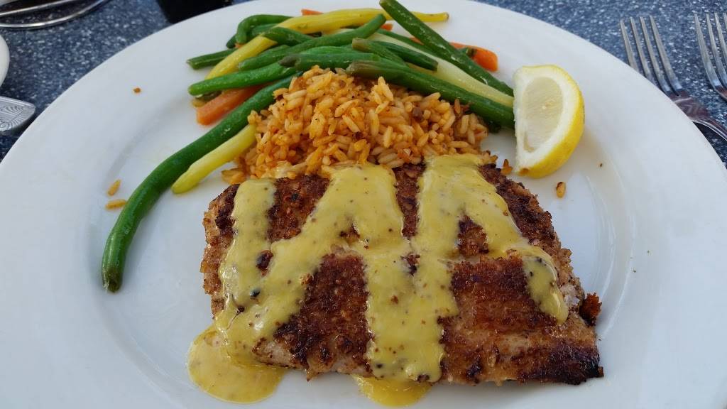 Skull Creek Boathouse | restaurant | 397 Squire Pope Rd, Hilton Head Island, SC 29926, USA | 8436813663 OR +1 843-681-3663