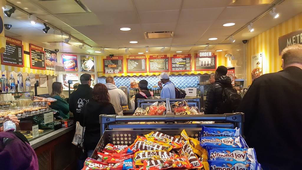 Gold Coast Dogs | meal takeaway | 10000 Bessie Coleman Dr, Chicago, IL 60666, USA | 8004974828 OR +1 800-497-4828