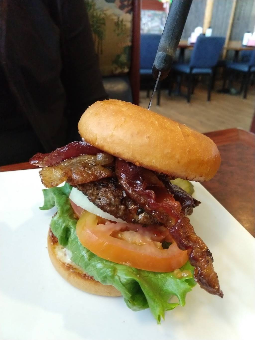 Beachwood Eatery | restaurant | 504 9th, The Dalles, OR 97058, USA | 5412962956 OR +1 541-296-2956