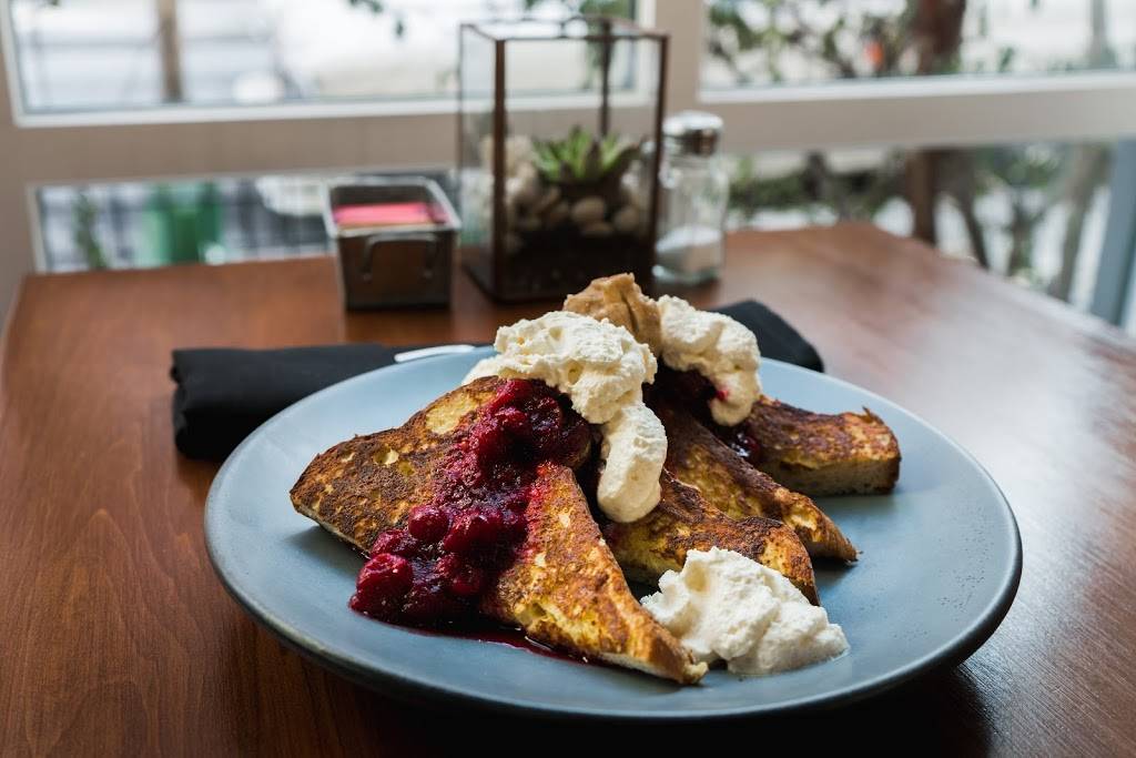 Brooklyn Lantern | restaurant | 77 Box St, Brooklyn, NY 11222, USA | 7183838200 OR +1 718-383-8200