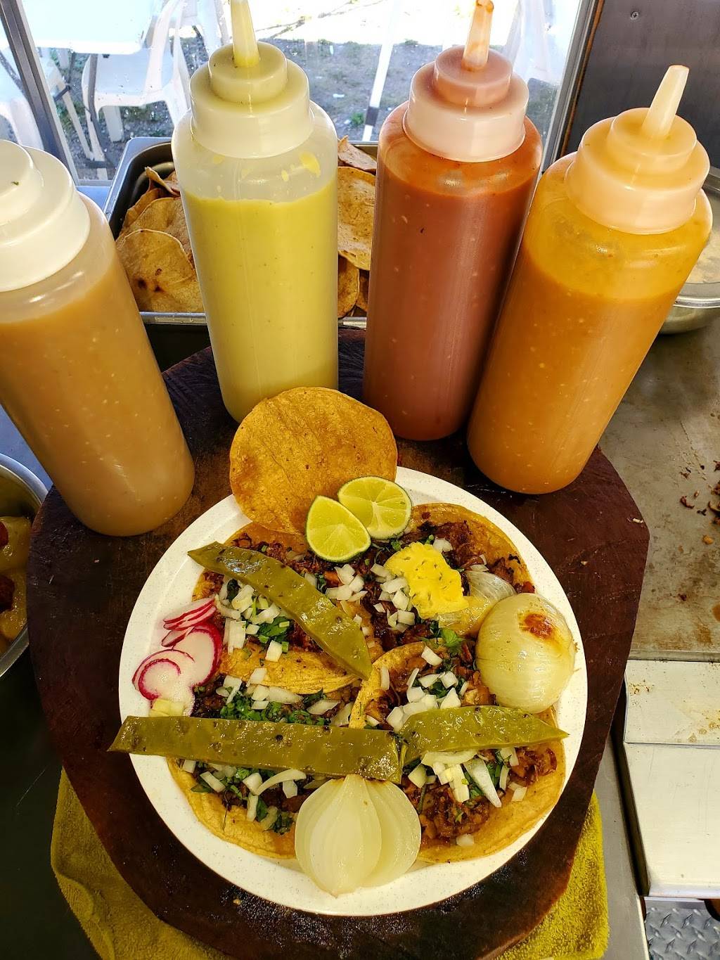 Taqueria los tapatios | restaurant | Detroit, MI 48210, USA | 2488439305 OR +1 248-843-9305
