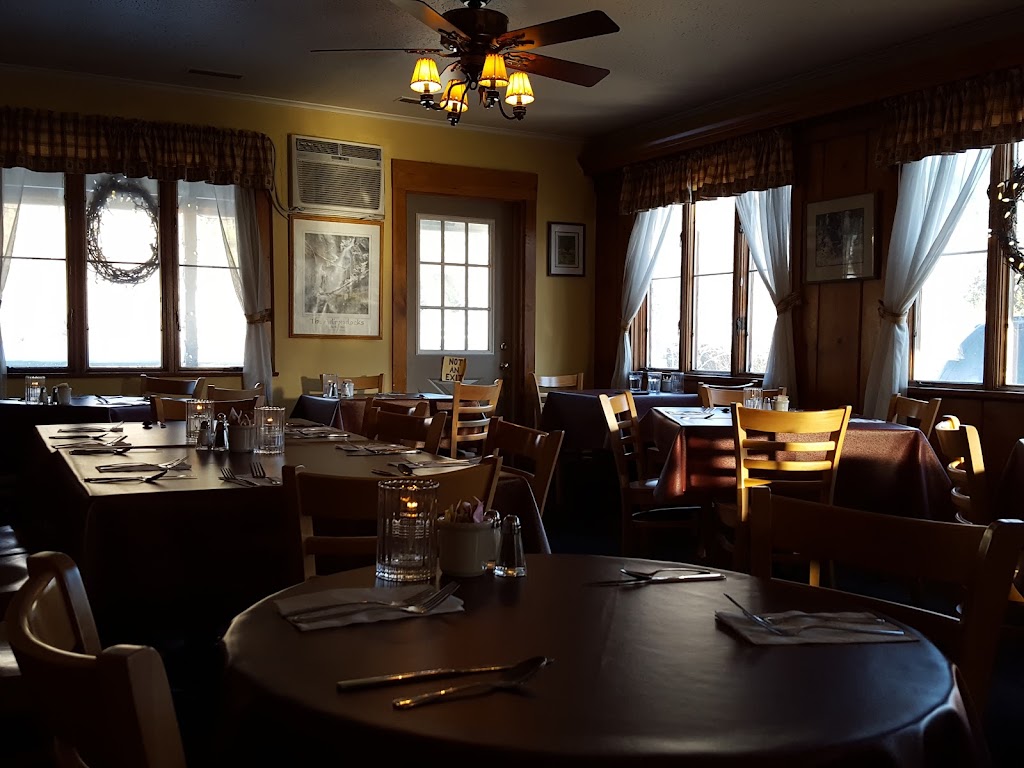 Keene Valley Ausable Inn | restaurant | 1809 NY-73, Keene Valley, NY 12943, USA | 5185769584 OR +1 518-576-9584