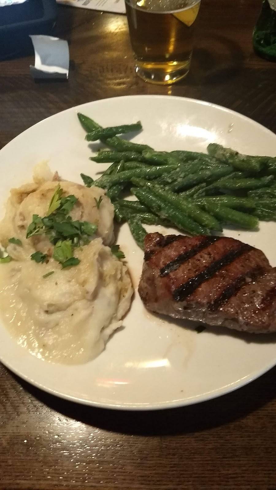 Applebees Grill + Bar | restaurant | 111 Airport Rd W, Fort Payne, AL 35968, USA | 2562735245 OR +1 256-273-5245