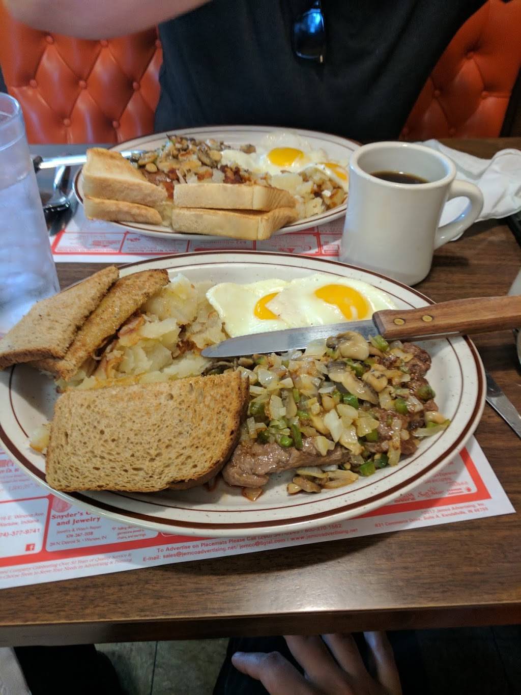 Cozy Cottage Restaurant | restaurant | 1821 E Market St, Warsaw, IN 46580, USA | 5742699050 OR +1 574-269-9050