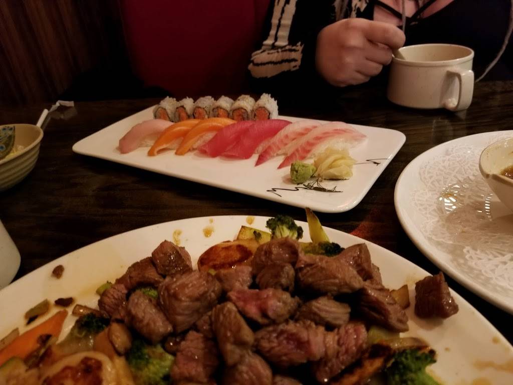 Harusaki | restaurant | 1449 University Dr # H, Burlington, NC 27215, USA | 3365868686 OR +1 336-586-8686