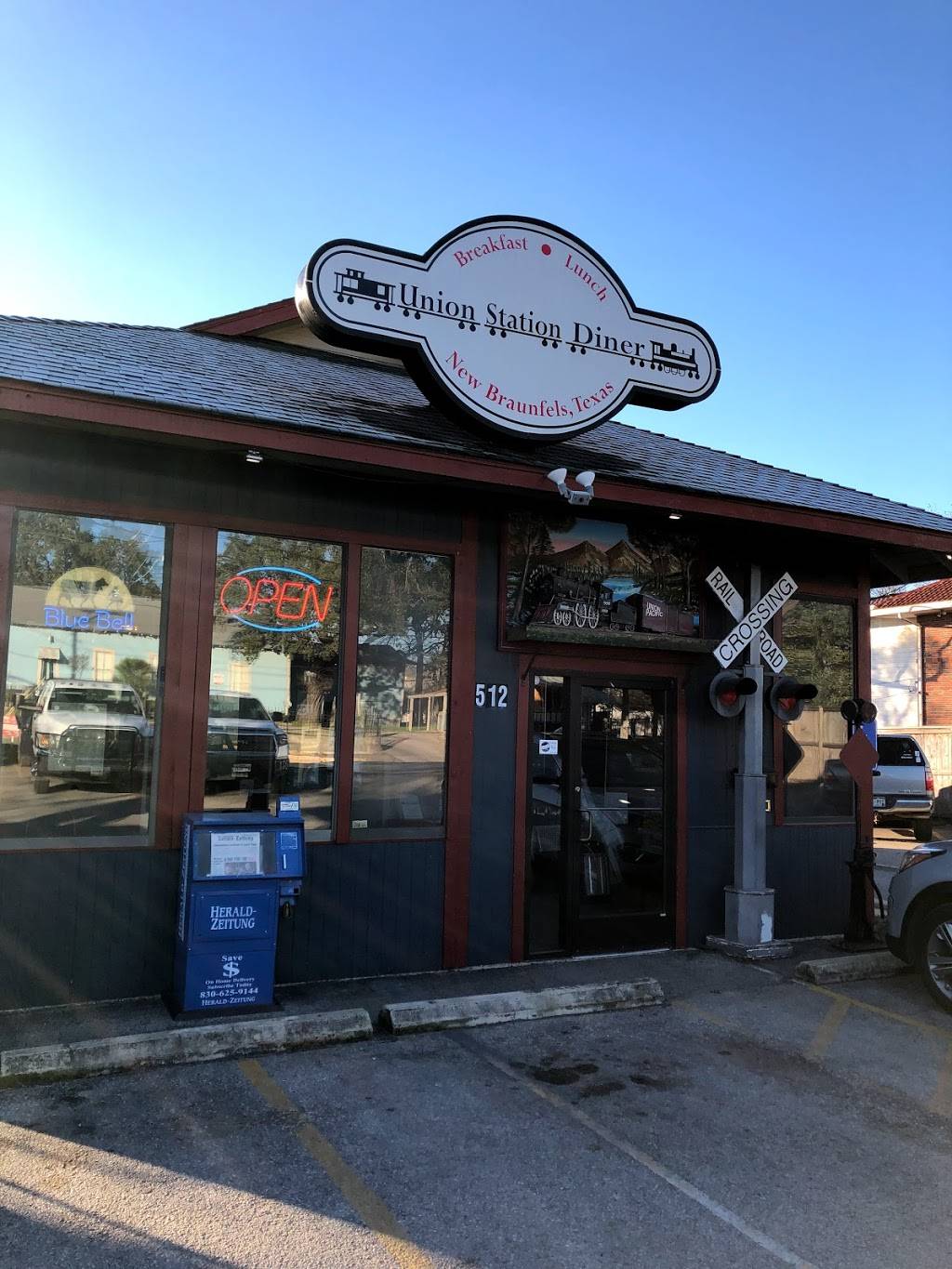 Union Station Diner | restaurant | 512 E San Antonio St, New Braunfels, TX 78130, USA | 8306271727 OR +1 830-627-1727