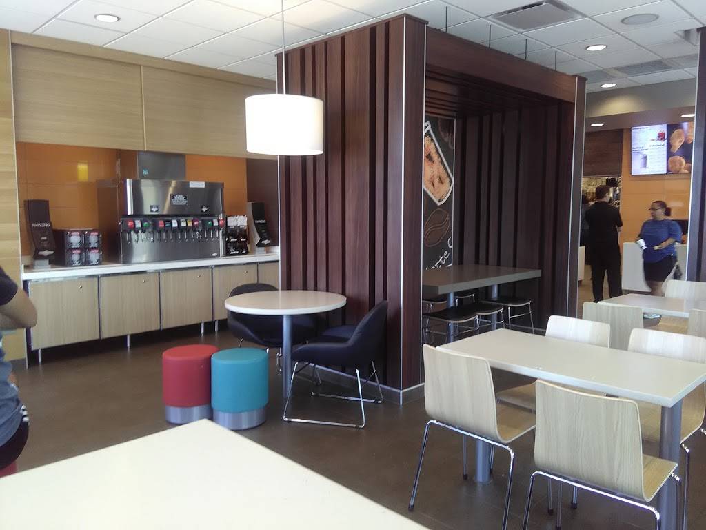 McDonalds | cafe | 7409 E Colonial Dr, Orlando, FL 32807, USA | 4072816606 OR +1 407-281-6606