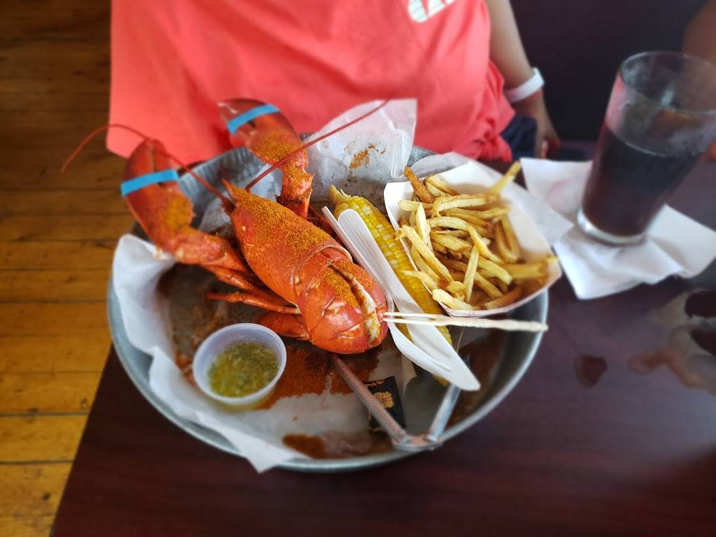 Smokeys BBQ & Lobster Pound | restaurant | 1061 Bar Harbor Rd, Trenton, ME 04605, USA | 2076677300 OR +1 207-667-7300