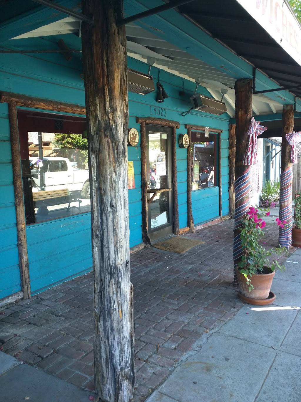 La Fondue | restaurant | 14550 Big Basin Way, Saratoga, CA 95070, USA | 4088673332 OR +1 408-867-3332